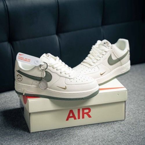 NIKE AIRFORCE ONE KAWS LTD EDTN 🖤