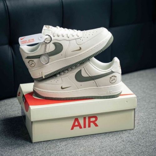 NIKE AIRFORCE ONE KAWS LTD EDTN 🖤
