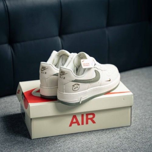 NIKE AIRFORCE ONE KAWS LTD EDTN 🖤