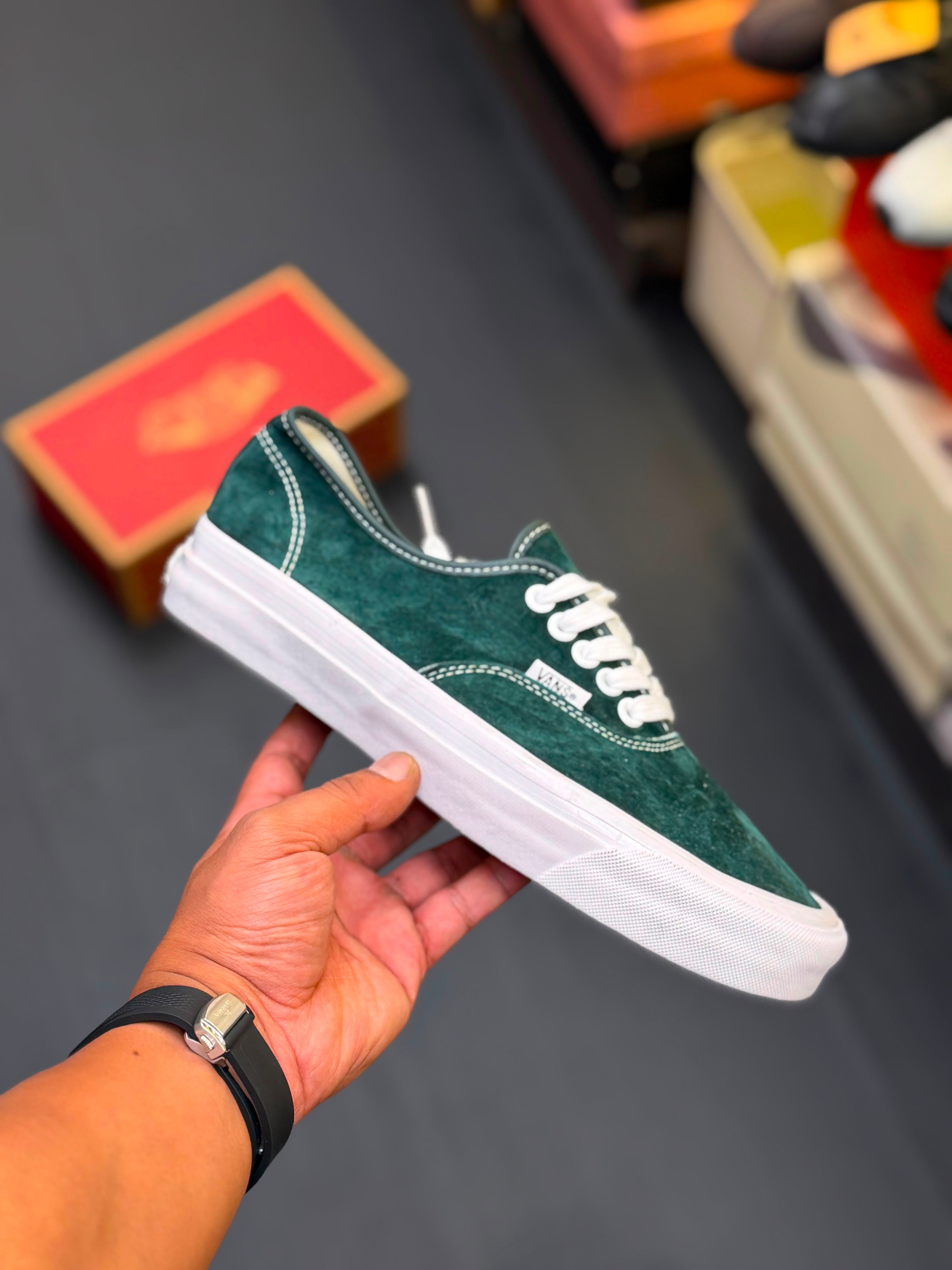 VANS AUTHENTIC