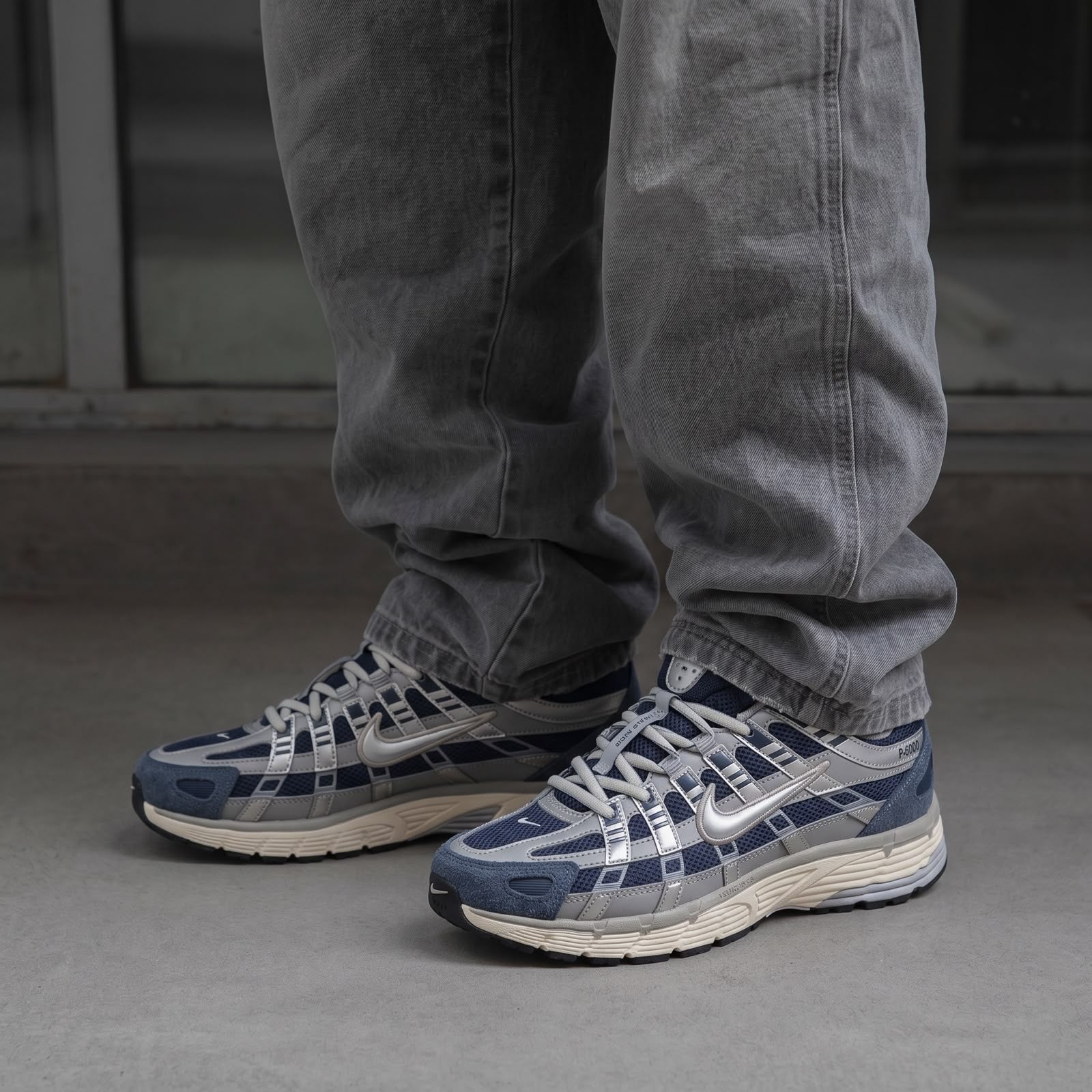 NIKE P6000