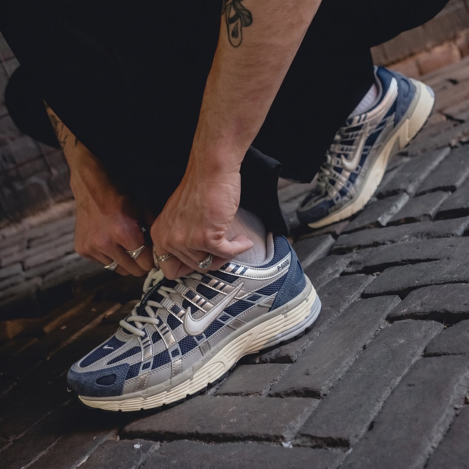 NIKE P6000