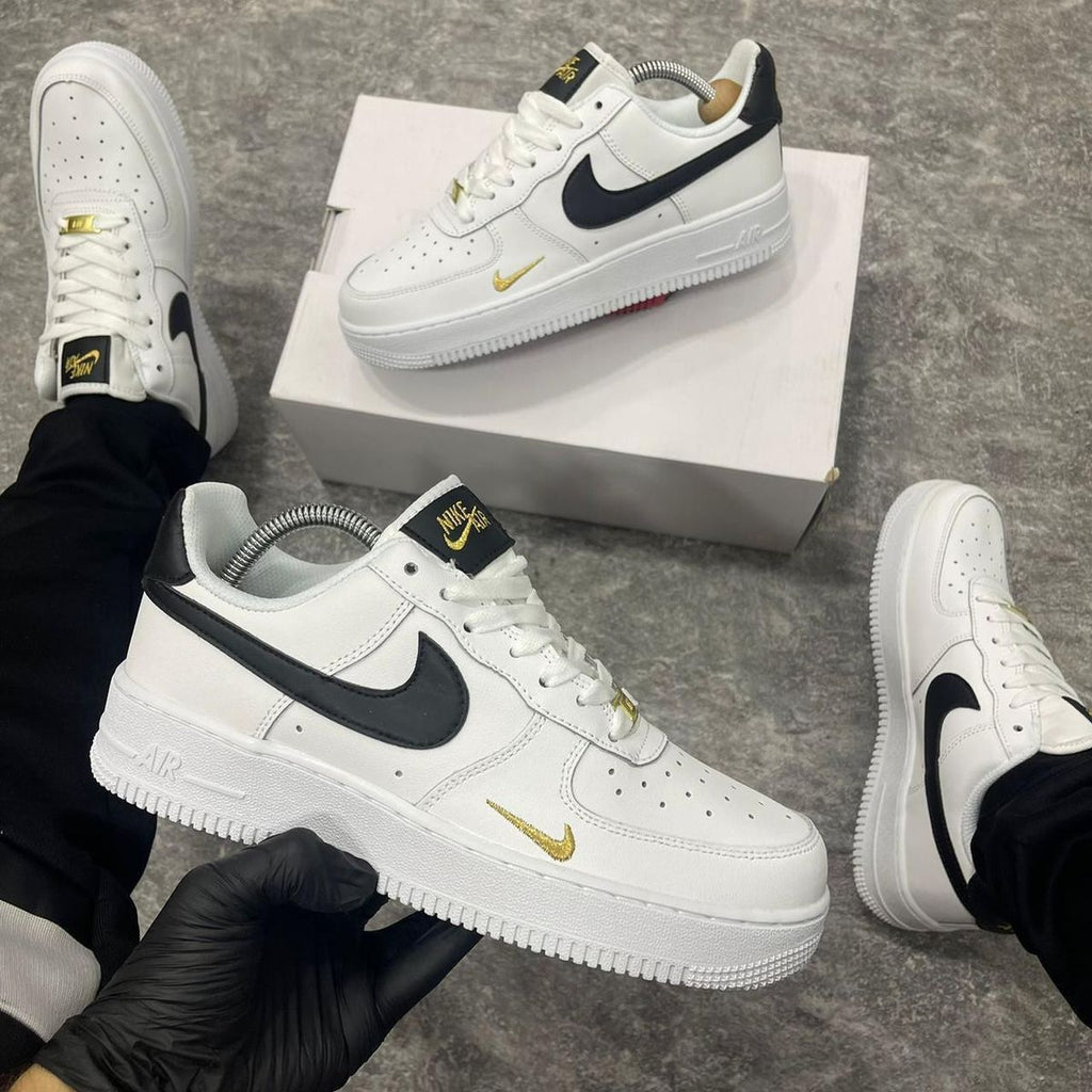 NIKE AIRFORCE ONE WHITE BLACK GOLD ❤️❤️