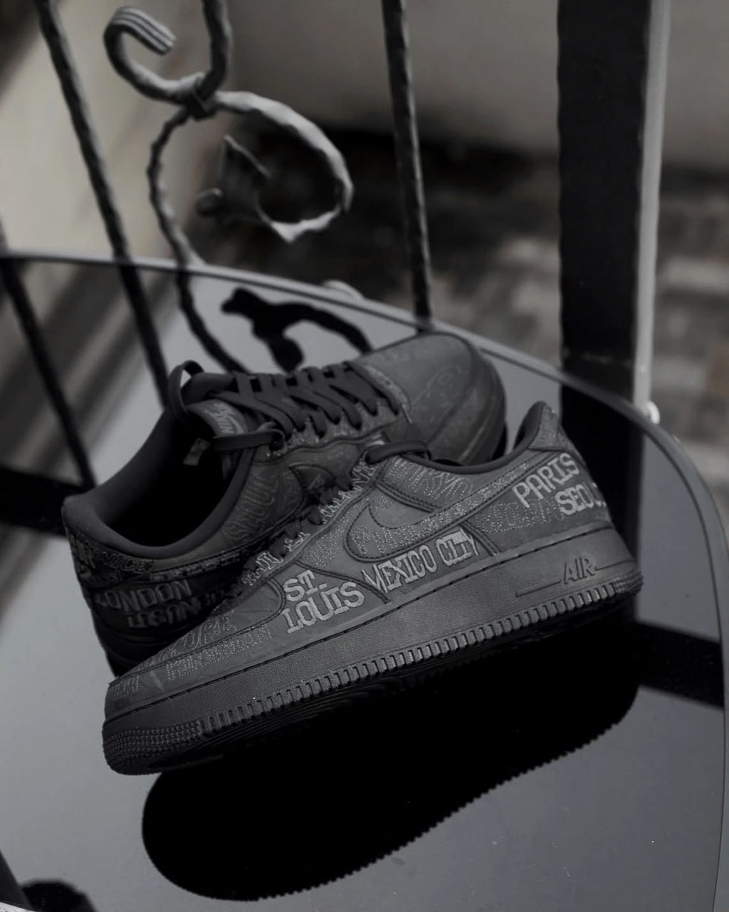NIKE AIRFORCE AF1 WORLD TOUR 🖤
