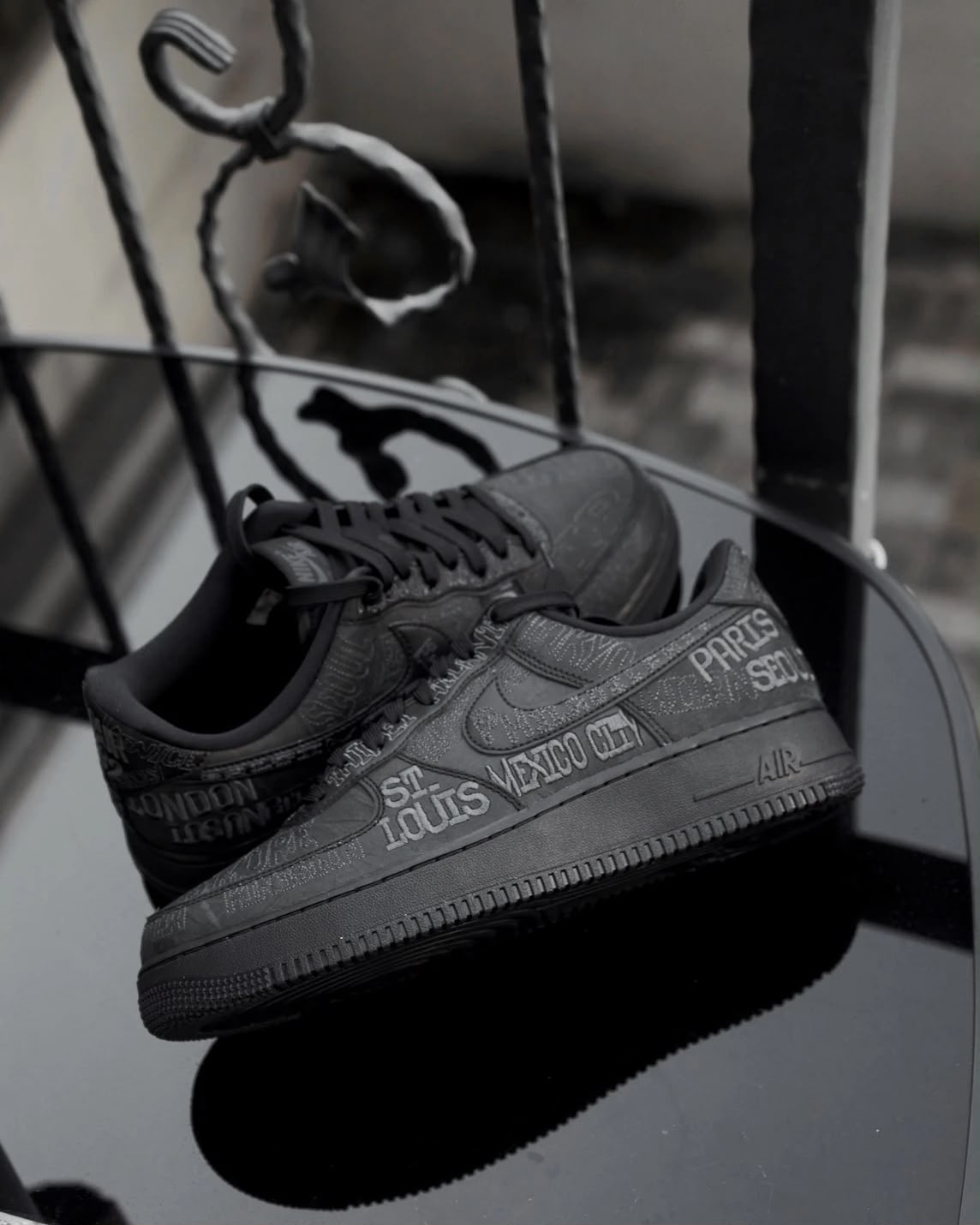 NIKE AIRFORCE AF1 WORLD TOUR 🖤