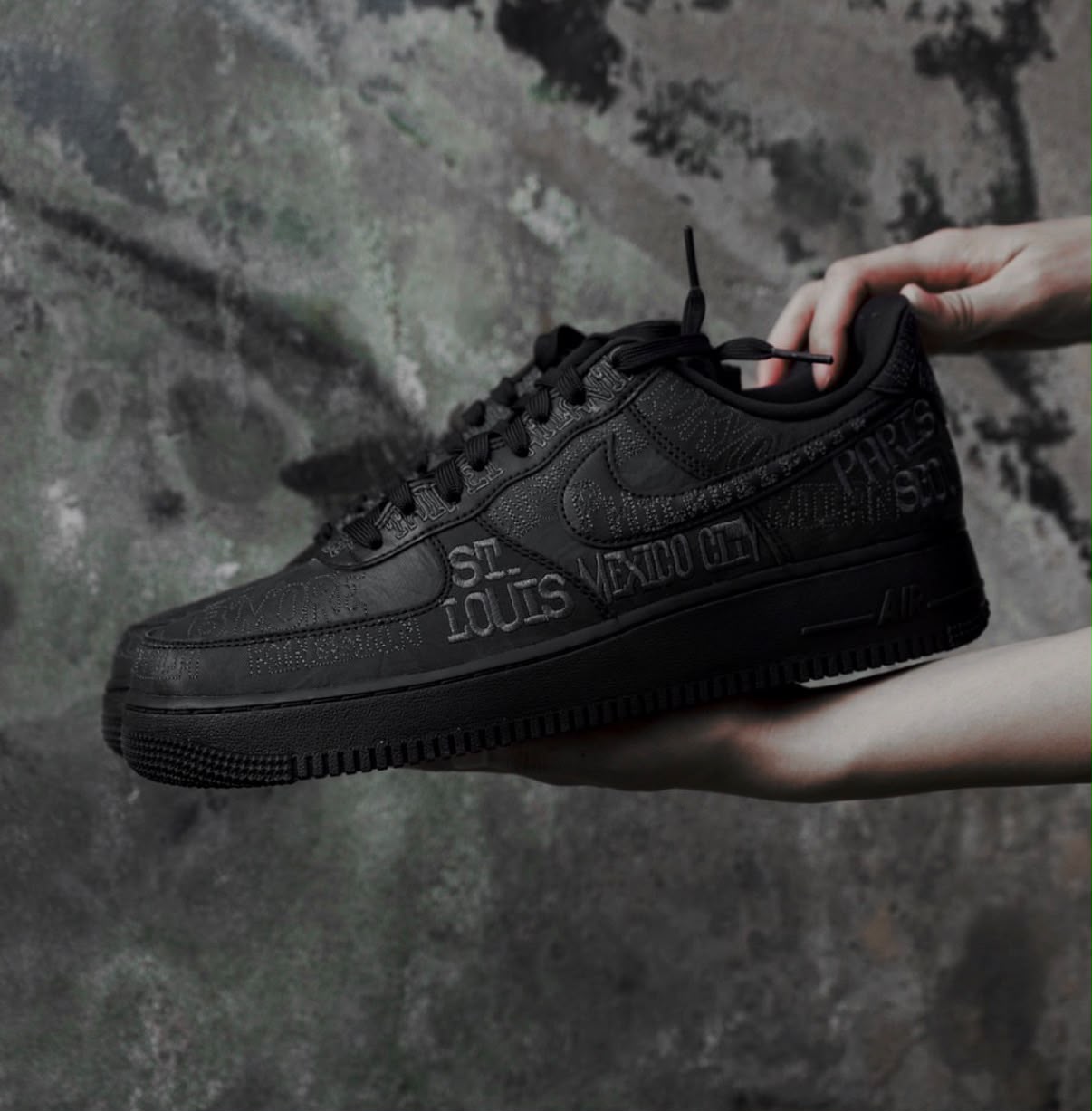 NIKE AIRFORCE AF1 WORLD TOUR 🖤