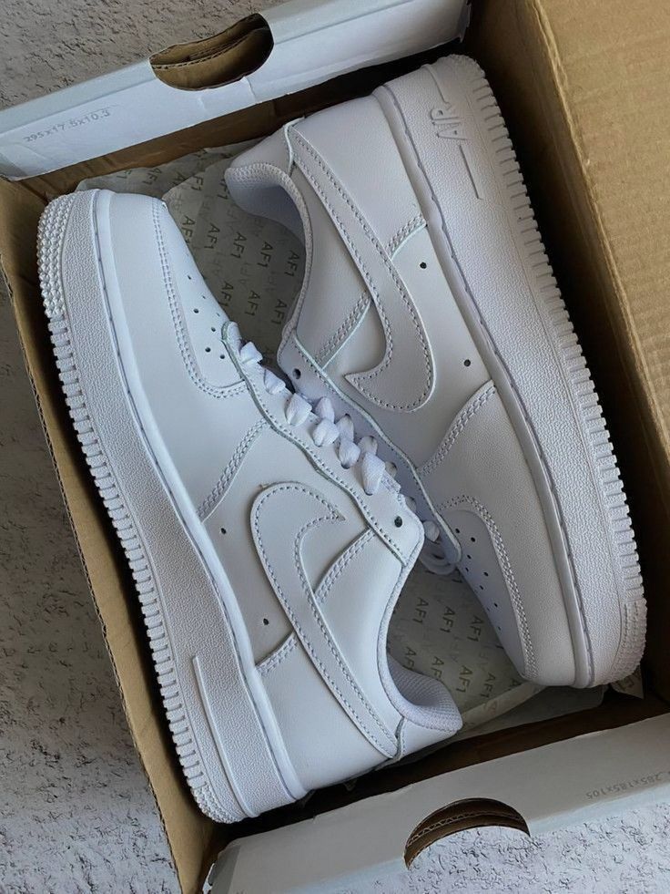 NIKE AIRFORCE ONE TRIPPLE WHITE 🖤