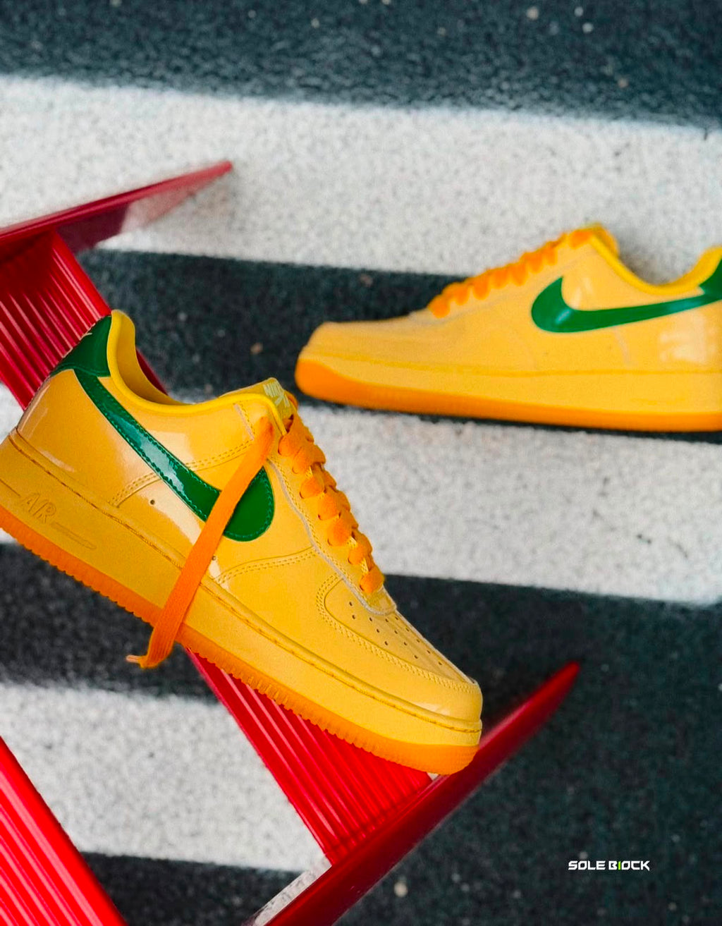 Nike Air Force 1 Low Patent Leather Topaz Gold Pine Green