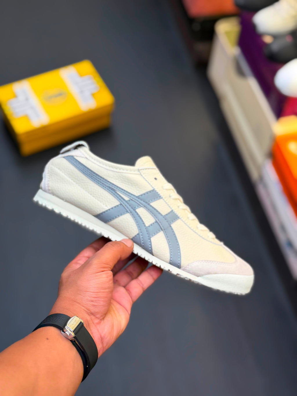 ONITSUKA TIGER 4
