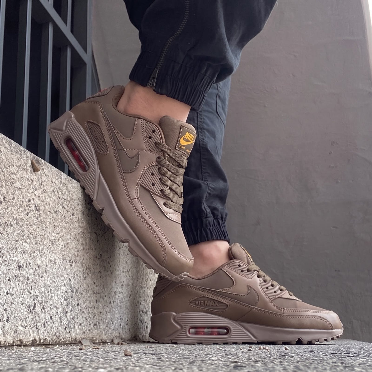 NIKE AIRMAX 90 ESS+