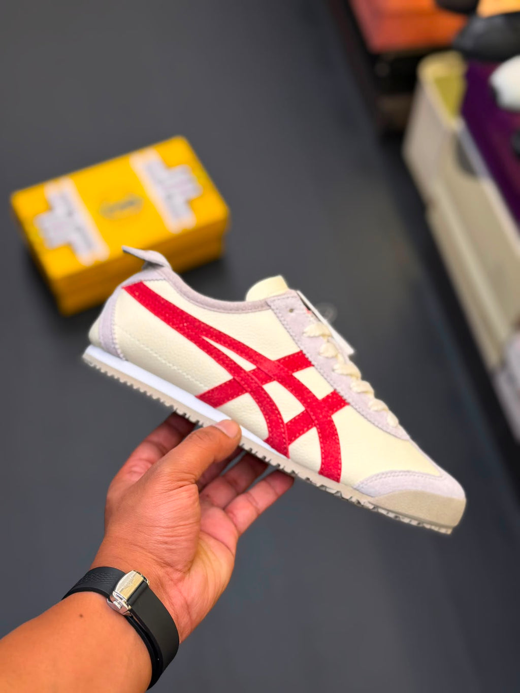 ONITSUKA TIGER