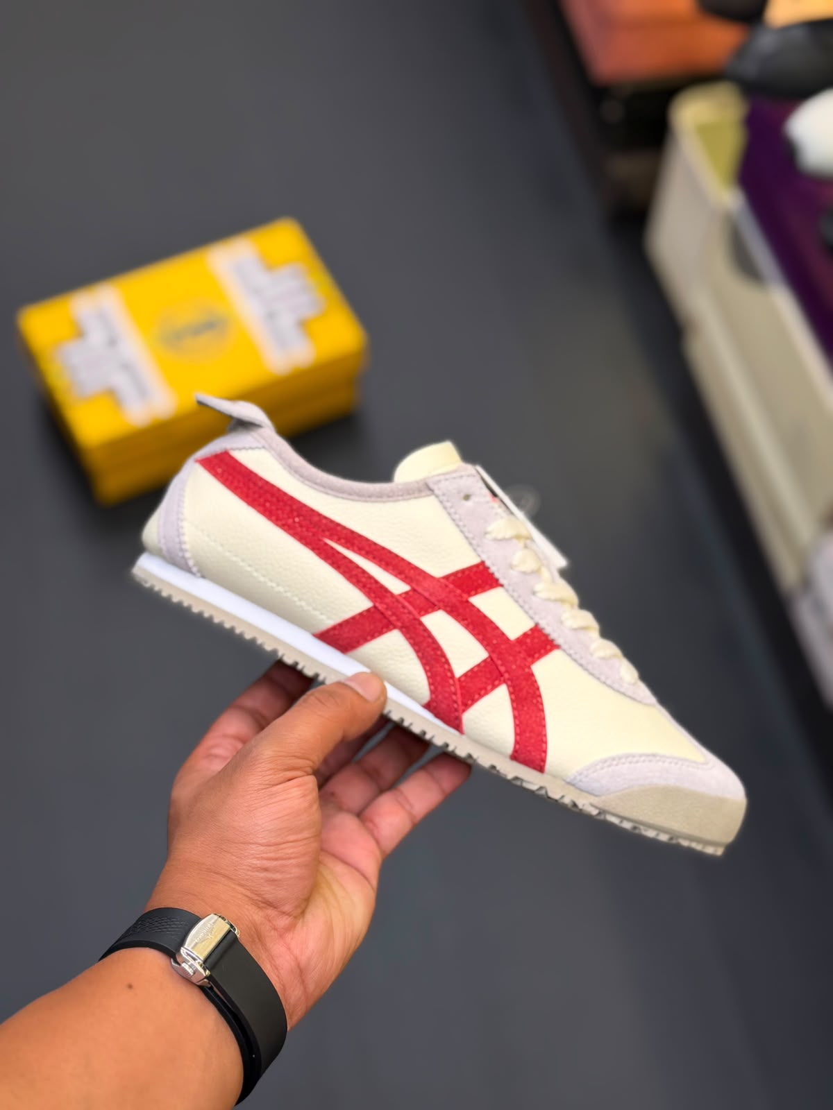 ONITSUKA TIGER