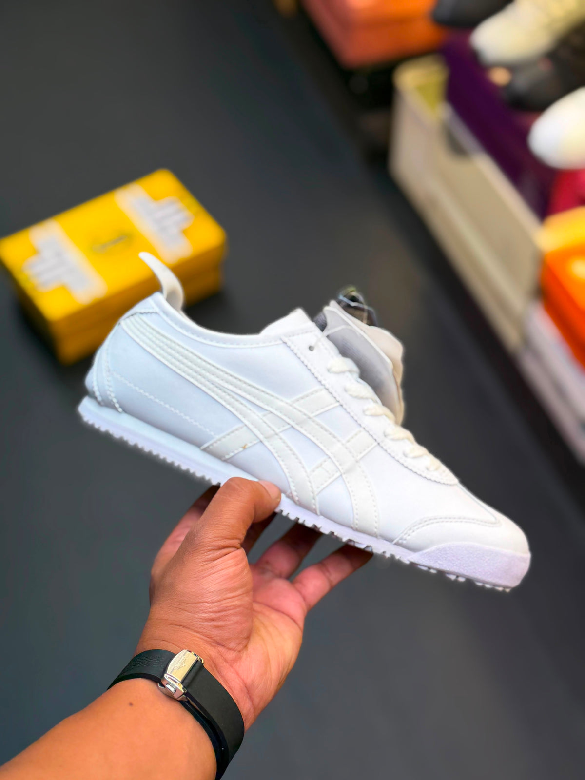 ONITSUKA TIGER