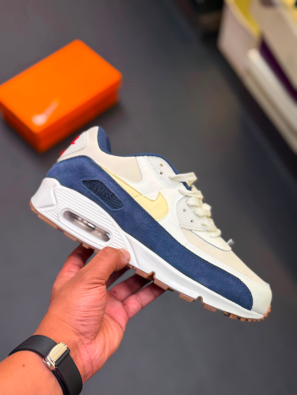 NIKE AIRMAX 90 ESS+