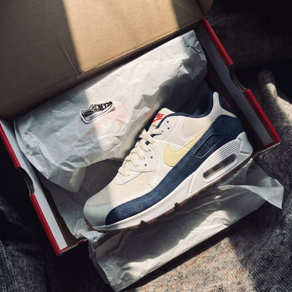 NIKE AIRMAX 90 ESS+
