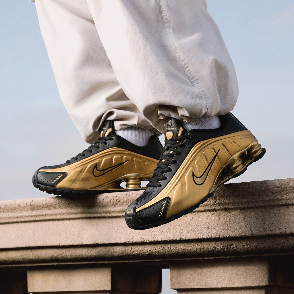 NIKE SHOX R4