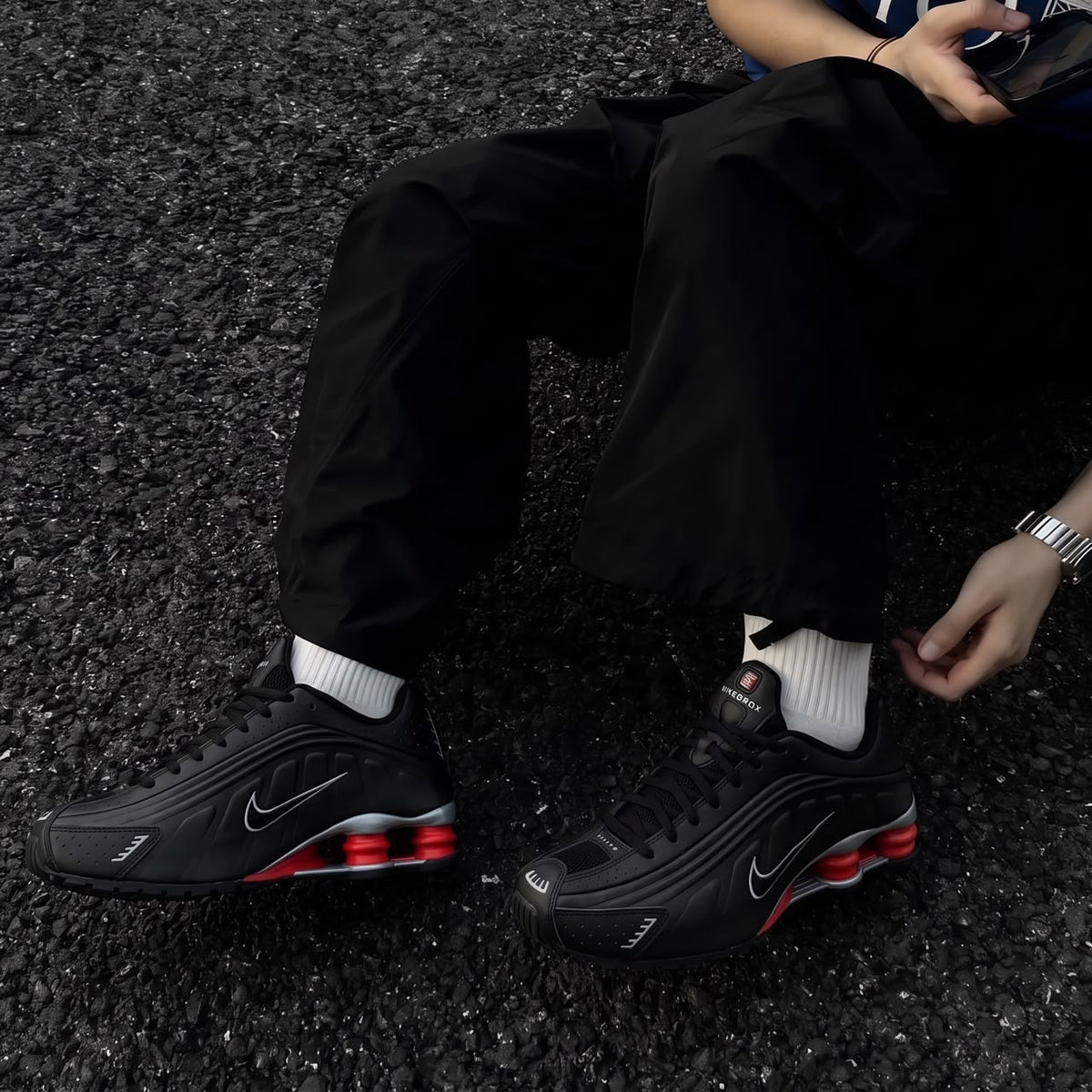 NIKE SHOX R4