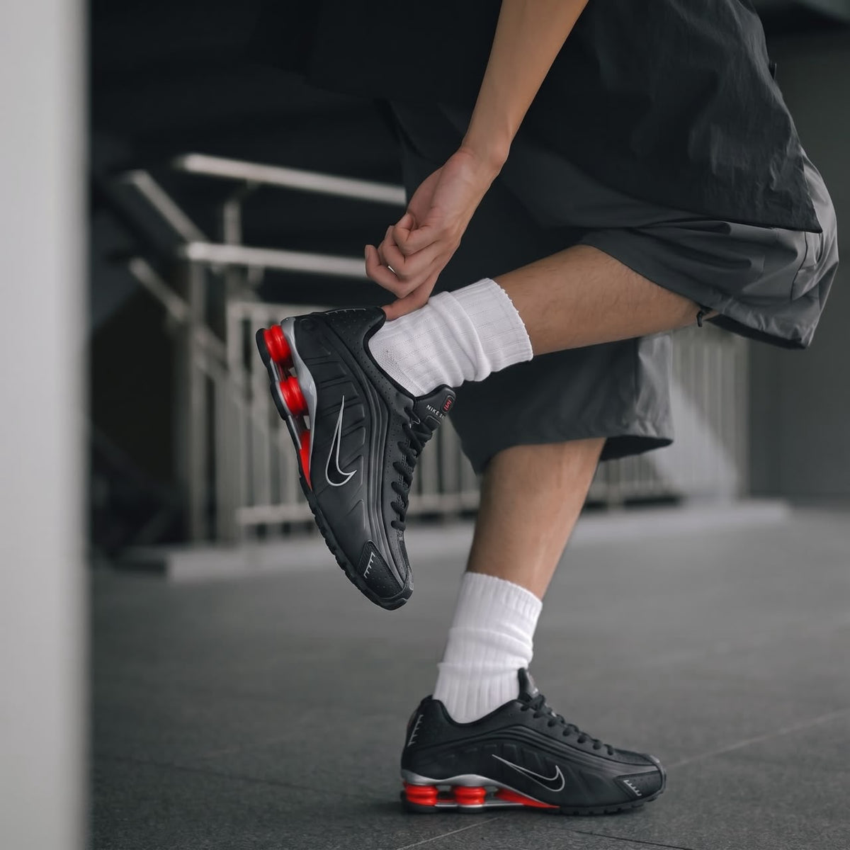 NIKE SHOX R4