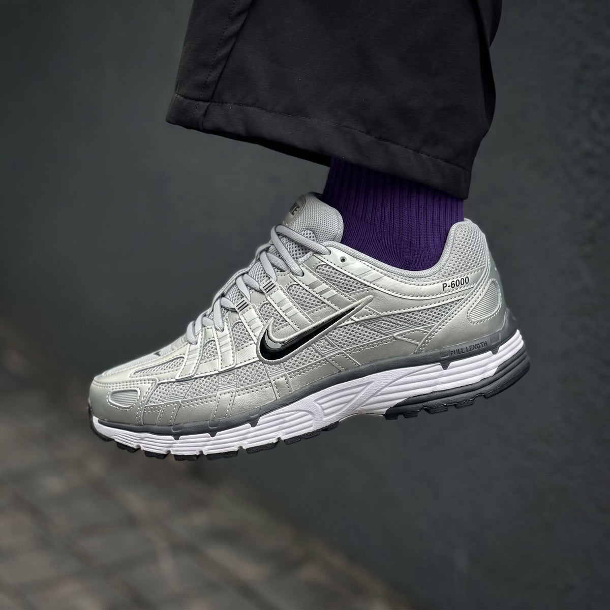 NIKE P6000