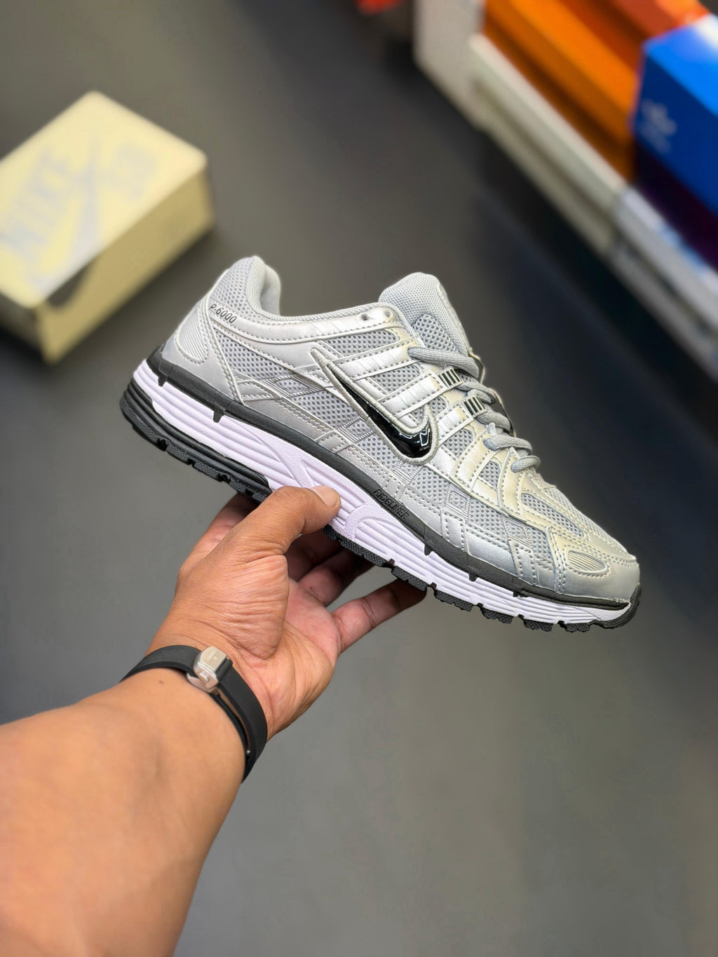 NIKE P6000