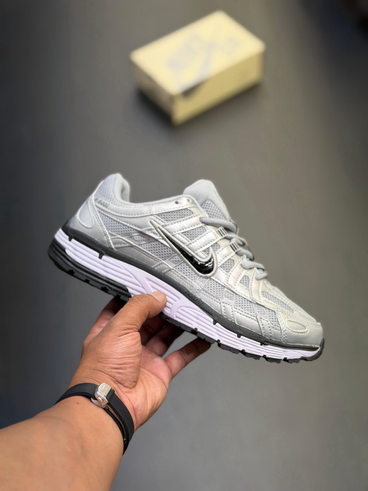 NIKE P6000