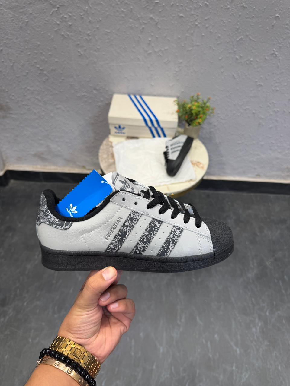 ADIDAS ORIGINALS SUPERSTAR 2nd GENERATION PAISLEY RADIUM 🖤🖤