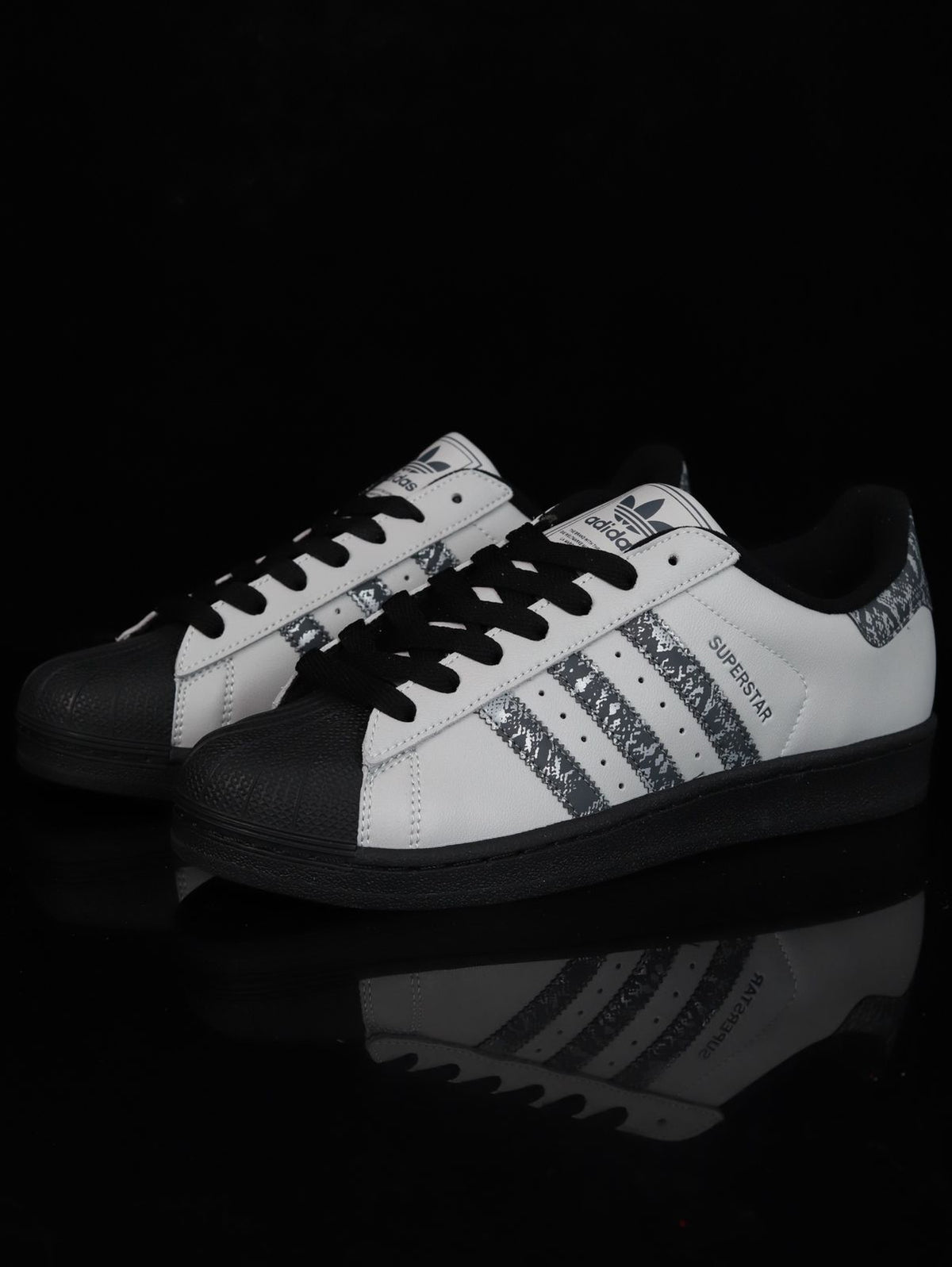 ADIDAS ORIGINALS SUPERSTAR 2nd GENERATION PAISLEY RADIUM 🖤🖤