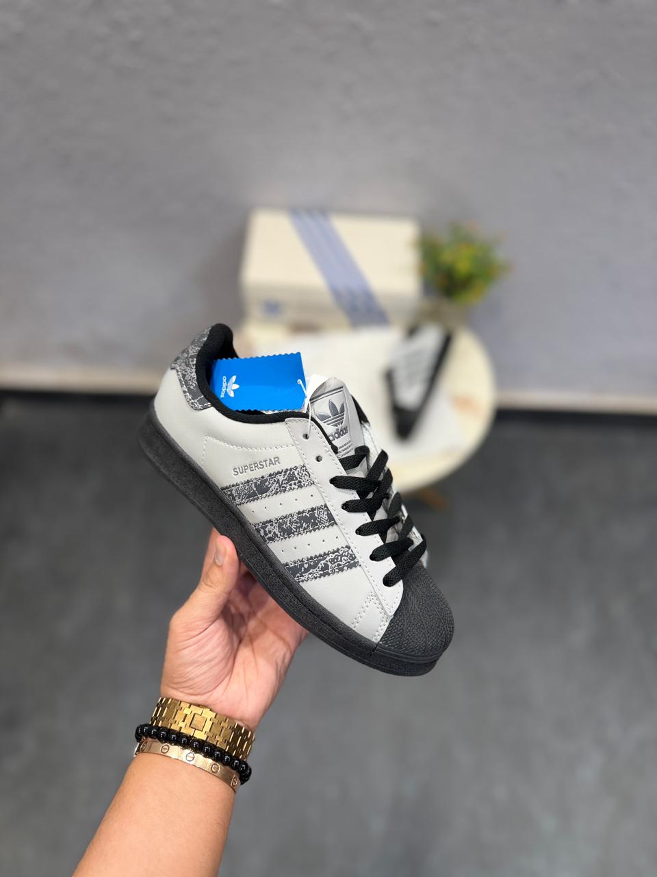 ADIDAS ORIGINALS SUPERSTAR 2nd GENERATION PAISLEY RADIUM 🖤🖤