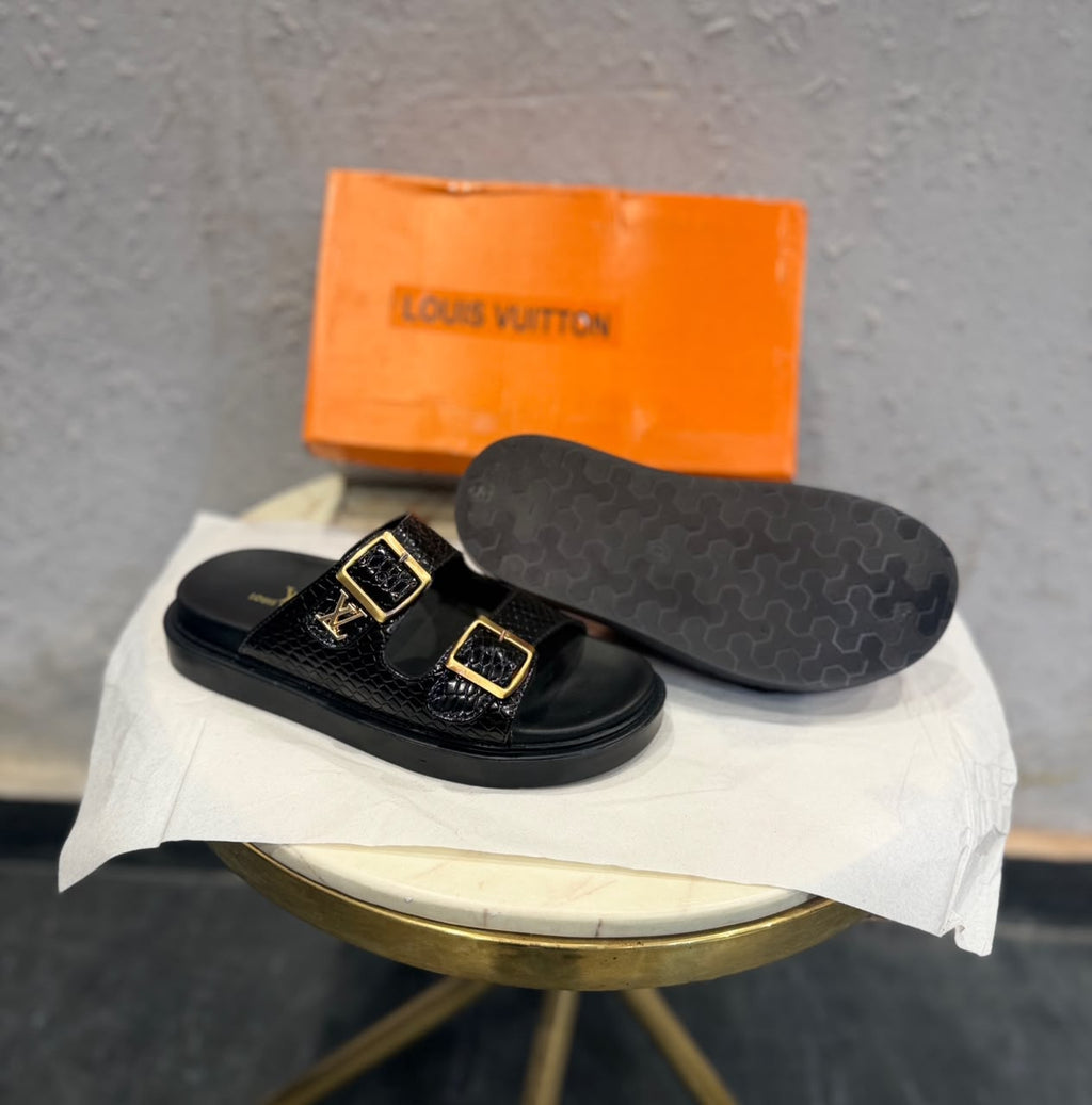 LOUIS VUITTON METALLIC LOGO -COMFY FLIP FLOP FOR MEN 🖤🖤