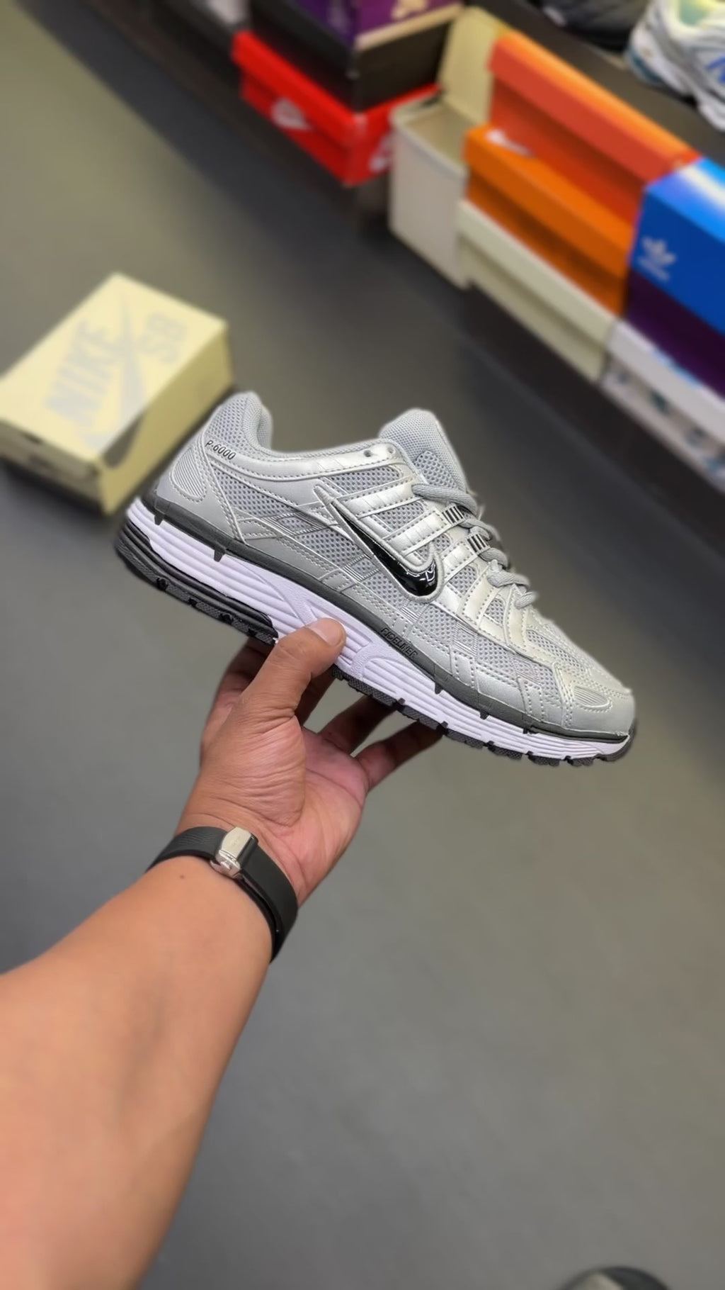 NIKE P6000