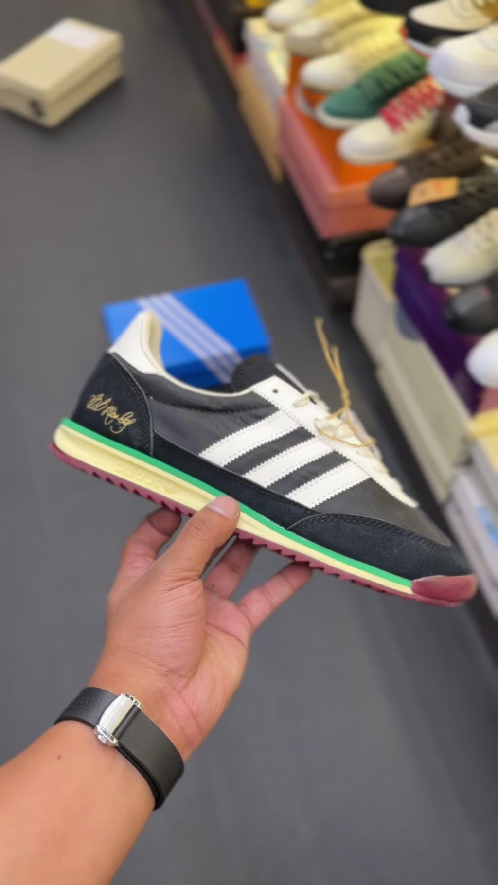 ADIDAS SL 72