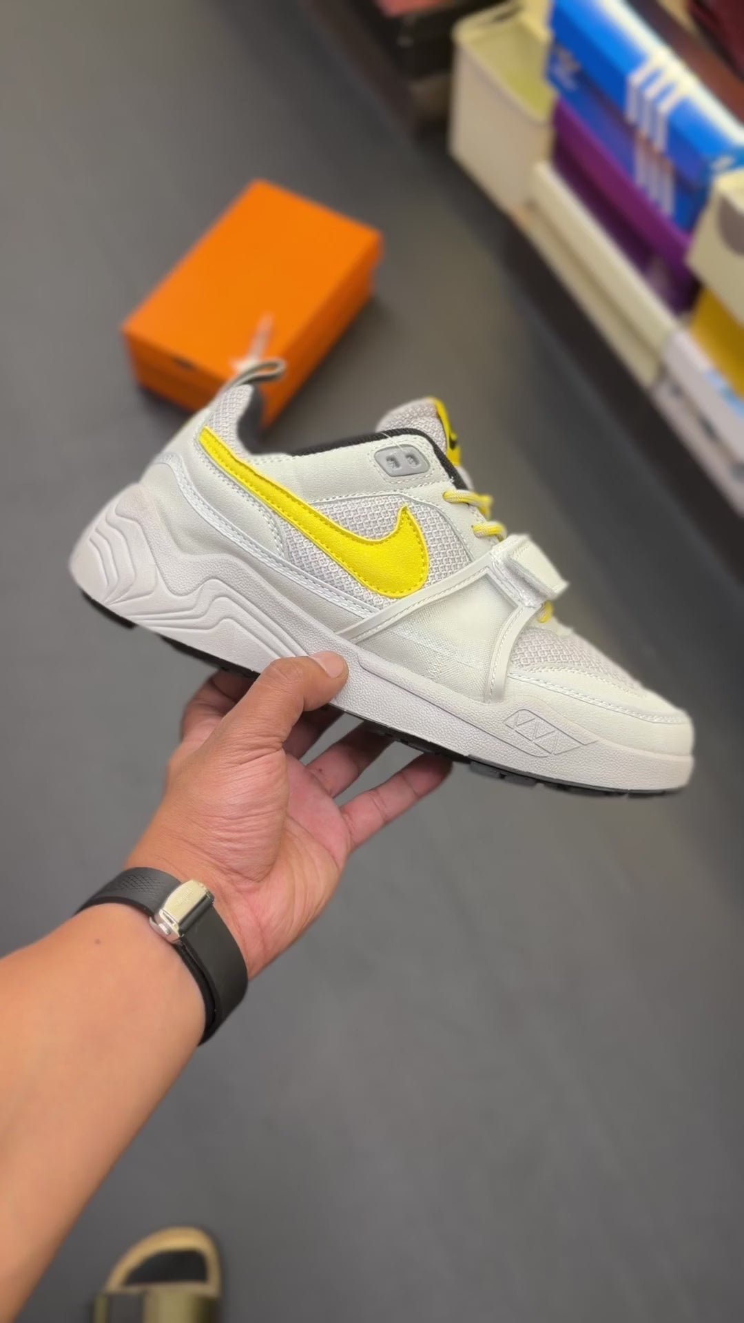 NIKE ZOOM FIELD JAXX
