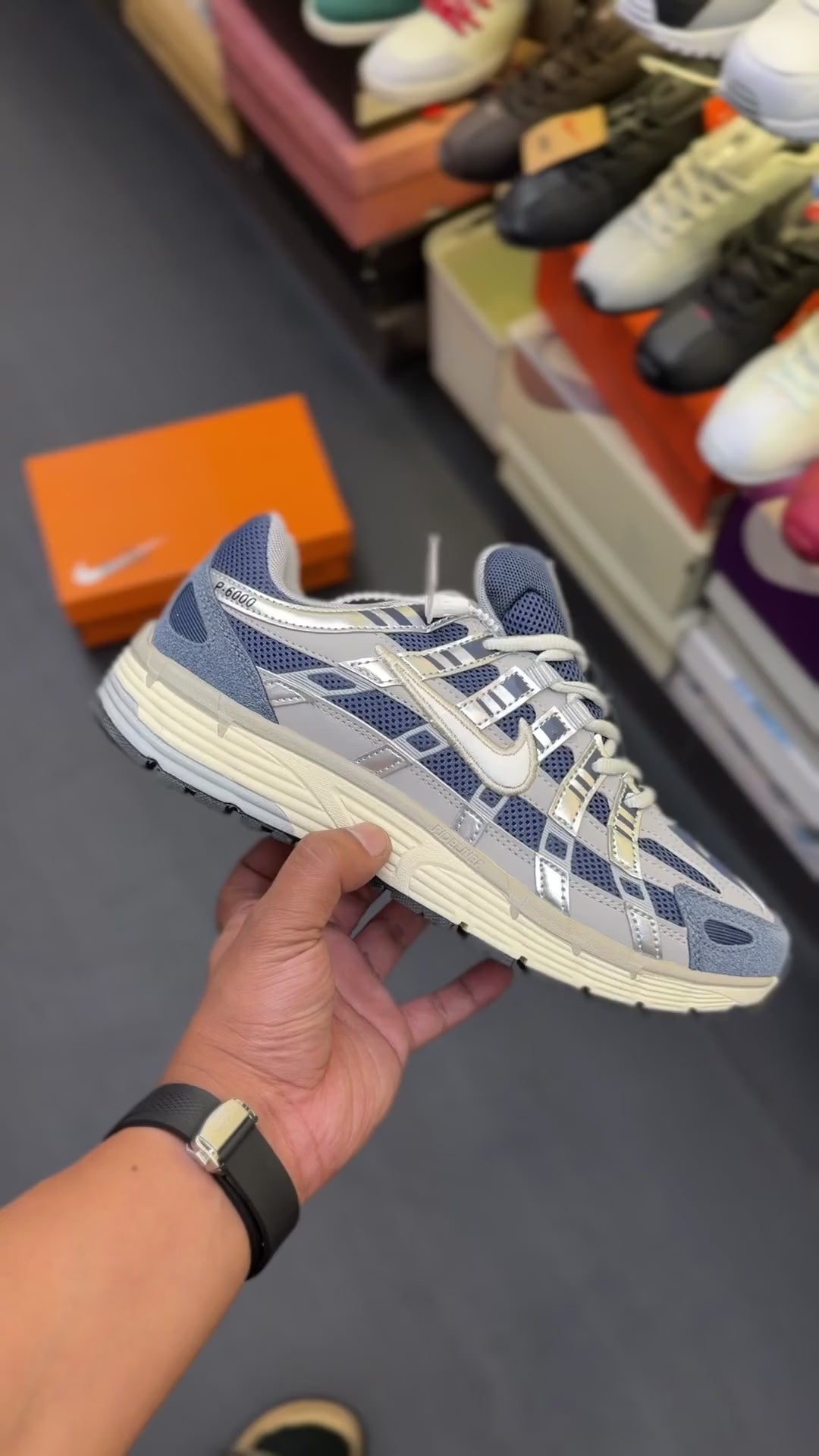 NIKE P6000